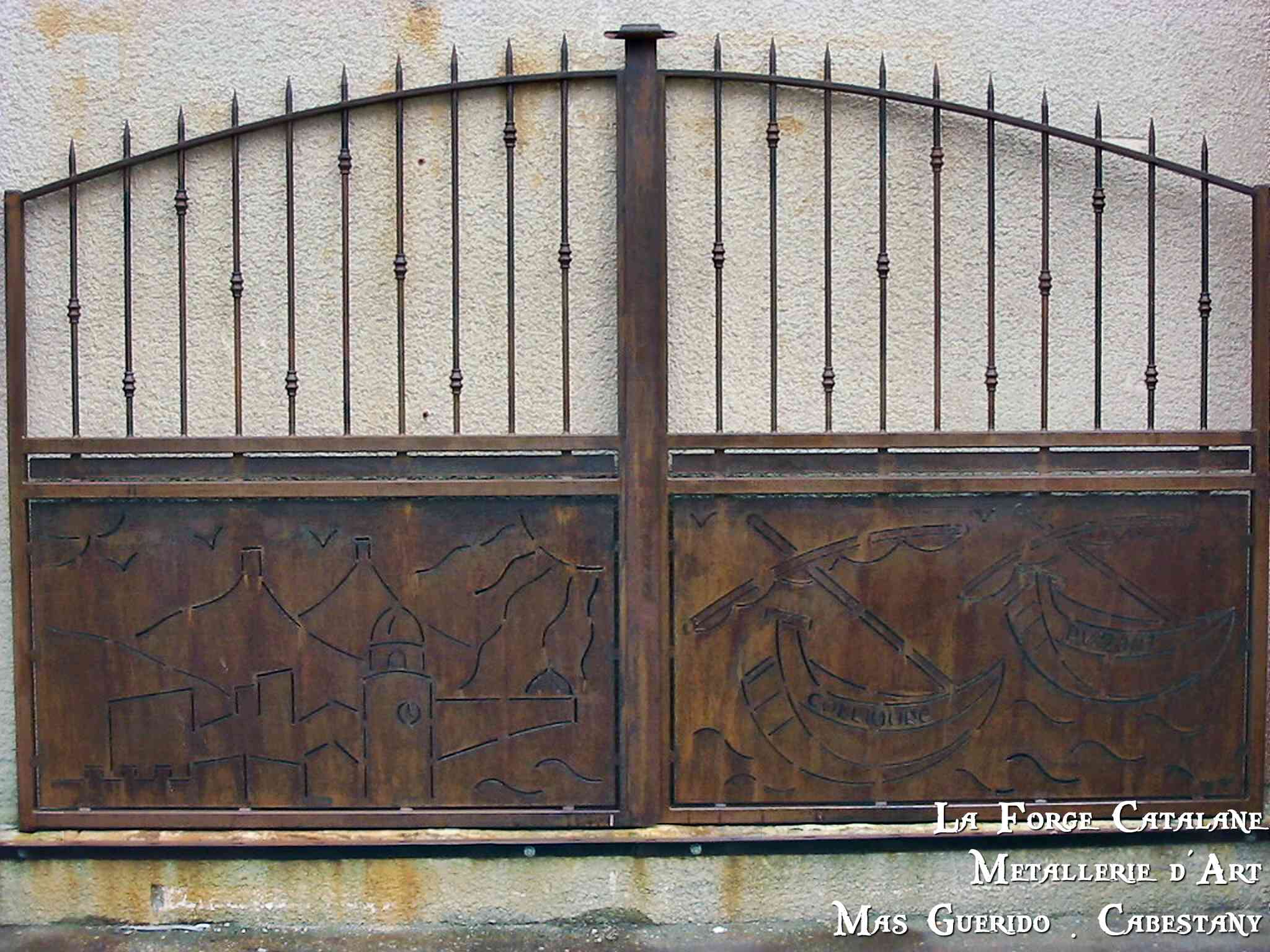 Portail tole decoupe plasma motif personnalise collioure forge catalane.jpg